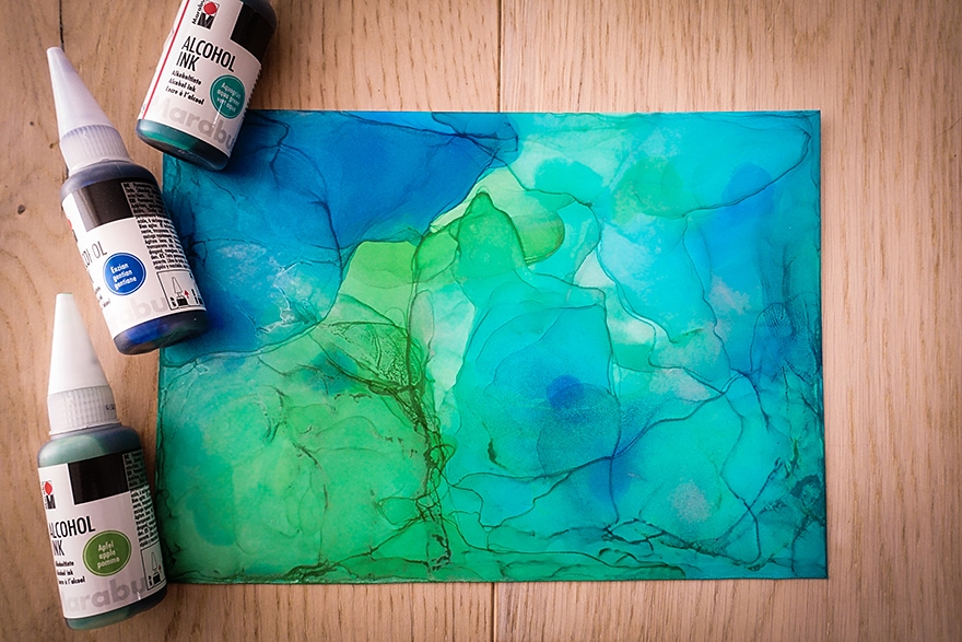 Alcohol paint canvas finished in resin