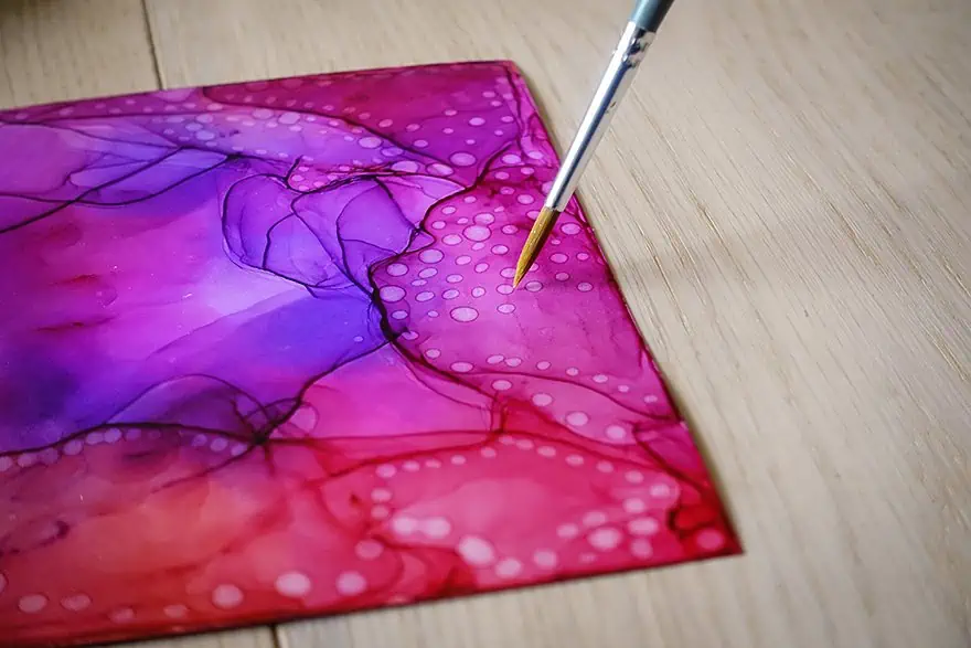 how to use alcohol ink