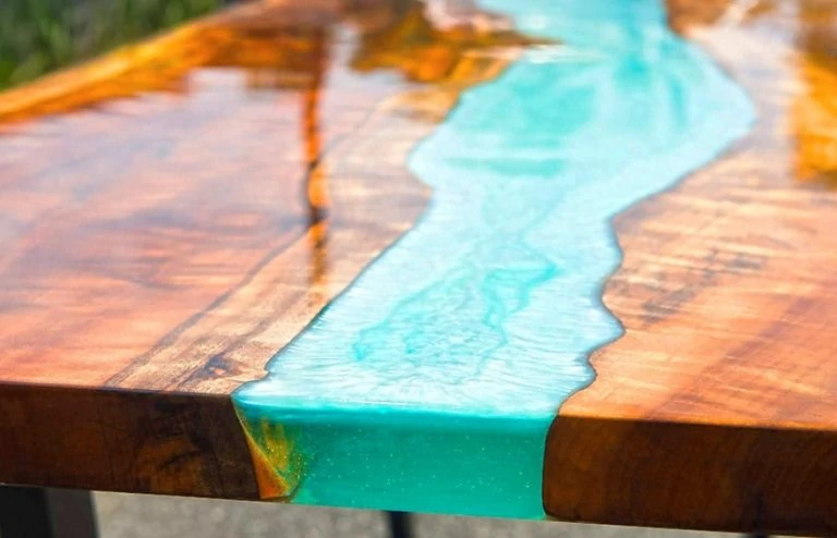 resine epoxy table bois