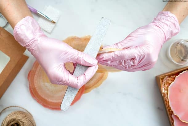 Painting on Resin – Learn how to paint Resin