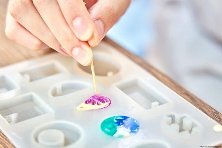 How to Use Resin - Your Resin Tutorial for DIY Projects