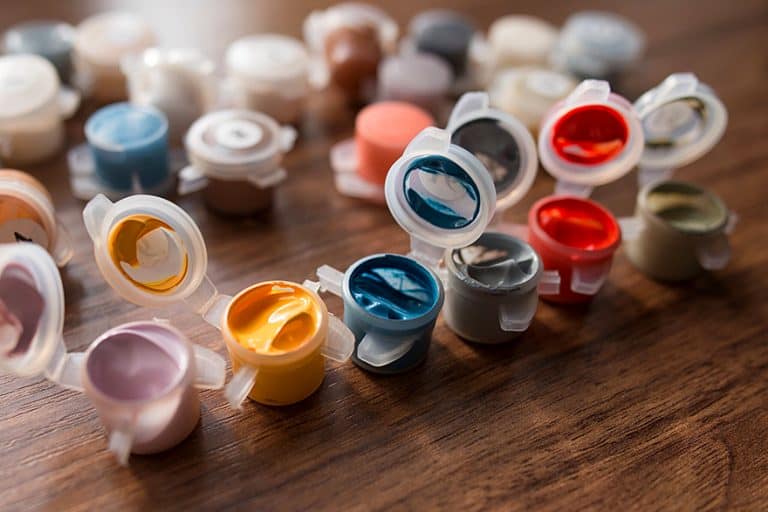 Enamel vs Acrylic The Difference Between Acrylic and Enamel Paint