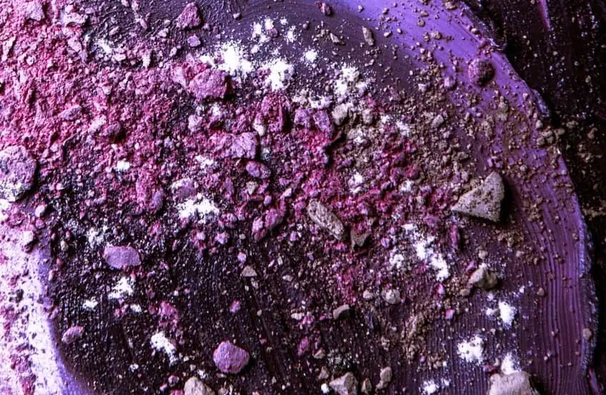 Пигмент фиолетового цвета