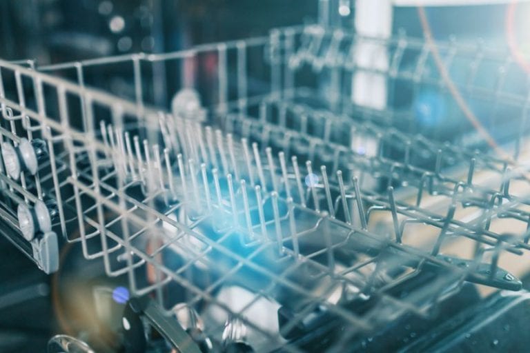 Best Markers for Glass Buying Guide and Important Tips