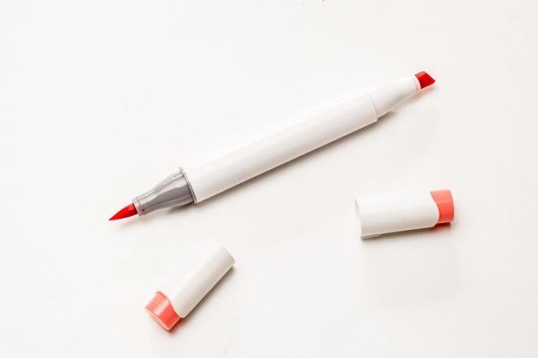 Best Markers for Glass Buying Guide and Important Tips