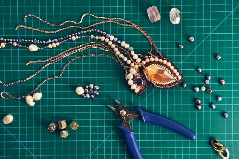 Best JewelryMaking Kits How to Make Jewelry at Home Easily