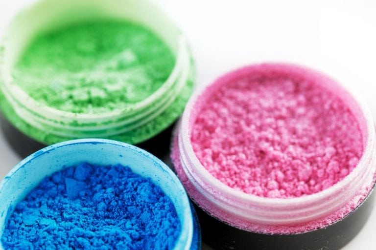 Mica Powder and Pigment Powder Differences and Use with Epoxy Resin