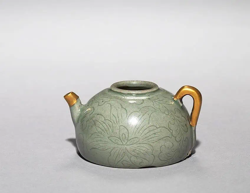 The Art of Kintsugi Pottery: Japan's Golden Repair - Sakuraco